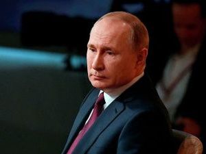 Песков ответил на вопрос о возможной самоизоляции Путина