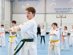 Глава Якутии посетил школу киокусинкай в гимназии Алдана