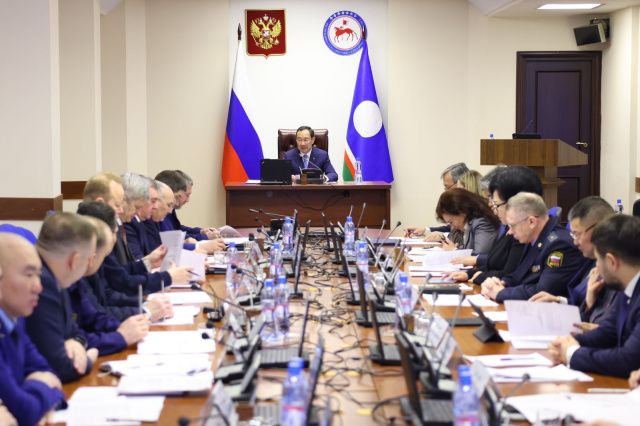 Глава Якутии провел заседание Координационного совещания по обеспечению правопорядка в республике в период выборов Президента РФ