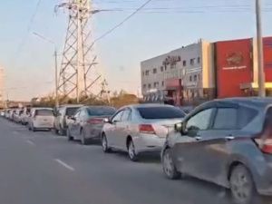Горячее питание и туалеты к очередям на АЗС — Садовников