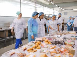 Сардана Авксентьева посетила предприятия пищевой промышленности Якутска