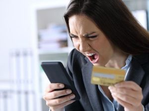 45-летняя многодетная женщина-педагог специально приехала из села в Якутск, чтобы отправить мошенникам 1,2 миллиона рублей