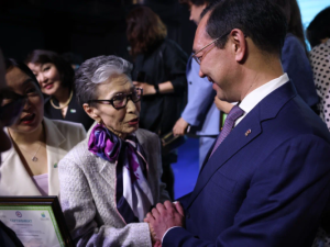 Победители конкурса грантов рассказали Айсену Николаеву о своих проектах