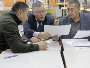 В районах Якутии проводится профсоюзный мониторинг по вопросам заработной платы