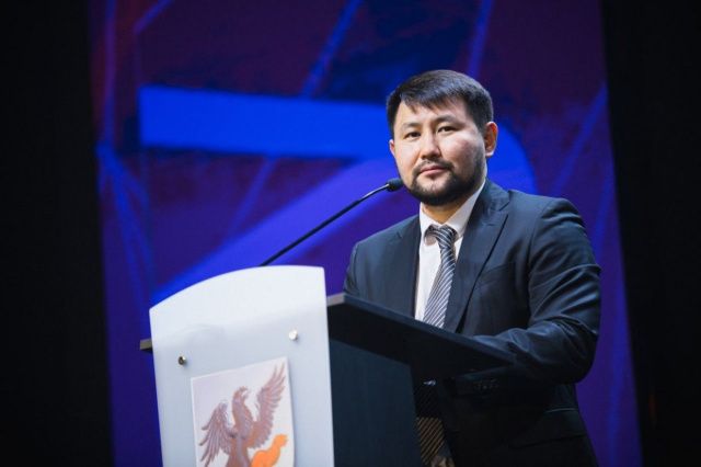 Евгений Григорьев поздравляет с Днем учителя