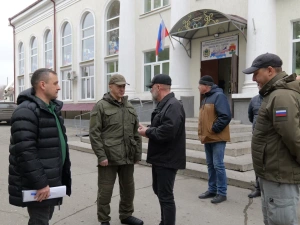 Юрий Трутнев проверил ход восстановительных работ на подшефных Дальнему Востоку территориях ДНР