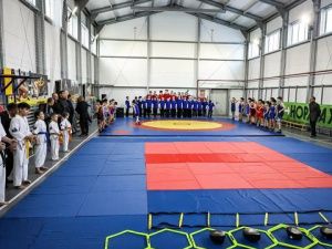 В Якутске состоялось торжественное открытие спортзала для школы №10, построенного на средства президентской дальневосточной субсидии