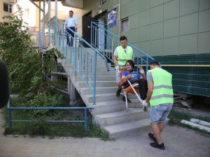 В Якутске появилась социальная служба такси для лежачих больных и людей на коляске