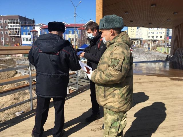 В Якутии росгвардейцы обеспечивают охрану общественного порядка в период режима самоизоляции