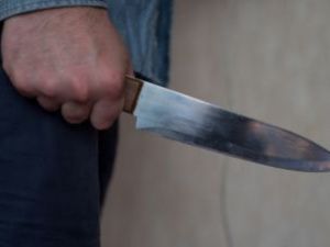 Житель Якутии застал жену с другим и зарезал соперника