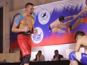 Мировые лидеры потерпели поражения на чемпионате Якутии по мас-рестлингу