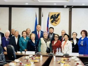 Руководство Якутска обсудило вопросы развития столицы с Высшим советом старейшин города