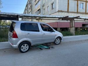 Во дворе Якутска иномарка сбила ребенка на велосипеде