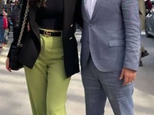 Министр предпринимательства РС(Я) Ханды Тимур на открытии ТЦ «Качели» с супругой демонстрируют ремень Gucci за 41 тысячу рублей