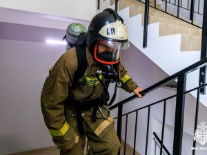 Пожарные Якутии стали лучшими на межрегиональных соревнованиях «Дальневосточная вертикаль»