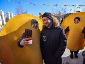 Глава Якутии посетил праздник «Широкая Масленица»