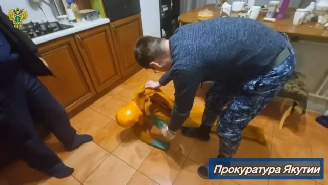 В Якутске мужчина зверски избил жену: Женщина два дня пролежала в квартире и умерла