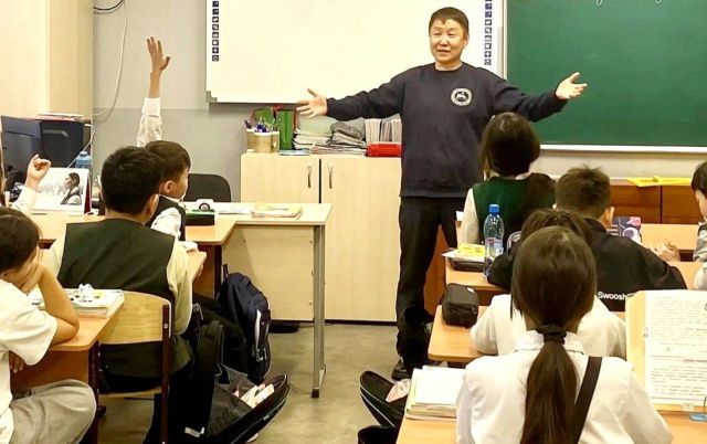 Ветераны - курсанты кадровой программы - отметили День воинской славы со школьниками