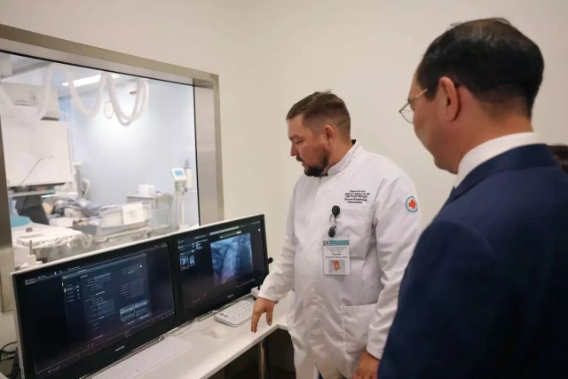 Айсен Николаев призвал якутян обращаться к врачам при первых тревожных симптомах