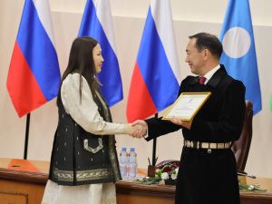 В Якутии хранителям традиционной культуры вручены стипендии главы республики