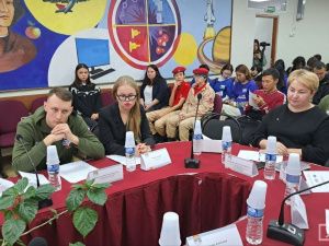 В Якутске дискуссионный клуб пригласил студентов на разговор о патриотизме и Родине