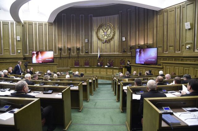 ВС РФ защитил конституционное право детей на обучение в старших классах