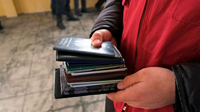 Жительница Нерюнгри фиктивно поставила на учет 13 граждан Армении