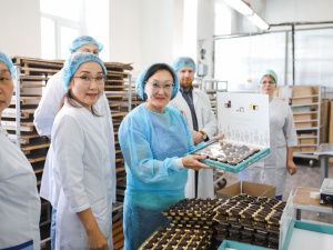 Сардана Авксентьева посетила предприятия пищевой промышленности Якутска