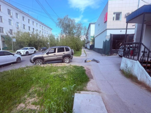 Водитель «Лады» сбил детей на электросамокате в Якутске