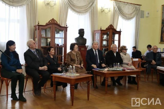 Орден Кулаковского вручили президенту СВФУ и Павловской школе Мегино-Кангаласского улуса