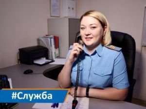 Алена Чапанова — хрупкая девушка из пожарной службы