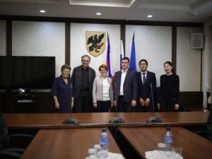 Сардана Авксентьева обсудила вопрос раздельного сбора мусора с делегацией Генерального консульства Федеративной Республики Германия