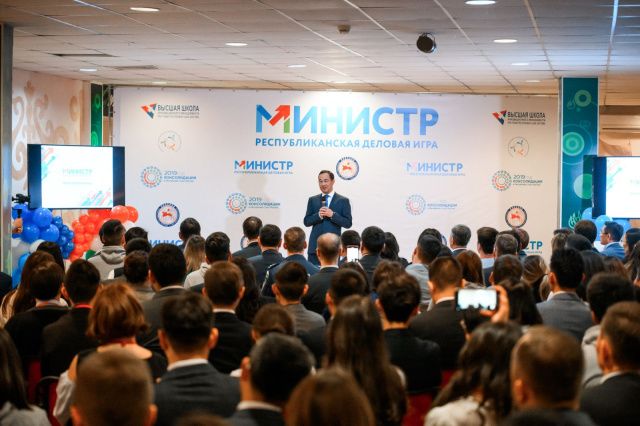 Айсен Николаев: «Мы воспитываем лидеров, которые будут управлять позитивными изменениями»