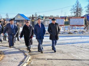 Айсен Николаев посетил социально значимые учреждения Верхневилюйского улуса