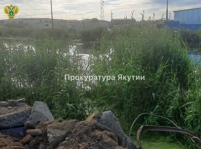 Отсыпали берег отходами