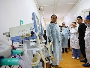 Айсен Николаев поручил усилить работу по привлечению кадров в учреждения здравоохранения в Арктике