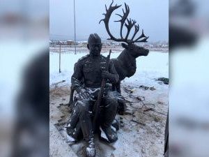 Памятник Ивану Кульбертинову установили в парке Победы Якутска