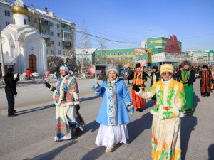 Народные мастера прошествовали по улицам Якутска
