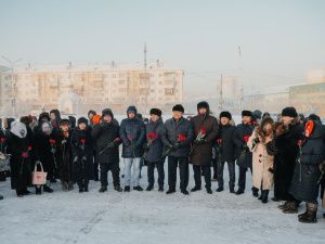 В Якутске возложили цветы в честь города-героя Ленинграда