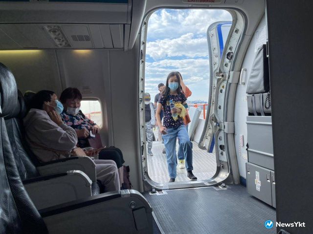 Авиакомпания «Якутия» не пустила на рейс детей, возвращавшихся из Владивостока