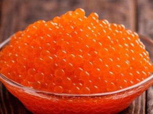 Эксперт дал рекомендации по выбору и хранению красной икры