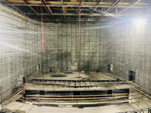 В Арктическом центре в Якутске начат монтаж оборудования сцены