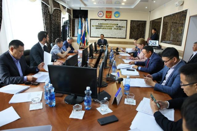 Айсен Николаев поставил задачи по строительству