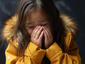 Девочку из Сунтарского улуса повезли на конкурс в Казахстан и бросили на границе, так как у нее не было паспорта: Ребенку выплатили компенсацию