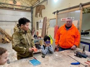 Члены Общественной палаты Якутска передали теплые будки пункту передержки безнадзорных животных