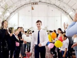 Последний звонок прогремел для единственного выпускника в сельской школе Якутии