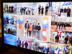 Жители Покровска и Зырянки в Якутии получили новые квартиры взамен аварийного жилья