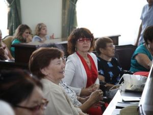 Сардана Авксентьева поздравила работников сферы торговли Якутска с профессиональным праздником