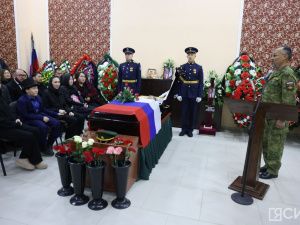«Какой он был скромный, такой же был железный характером». В Якутске простились с Саввой Михайловым