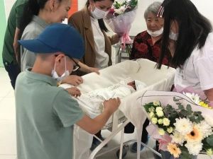 Дети, родившиеся в День защиты детей, отправились домой